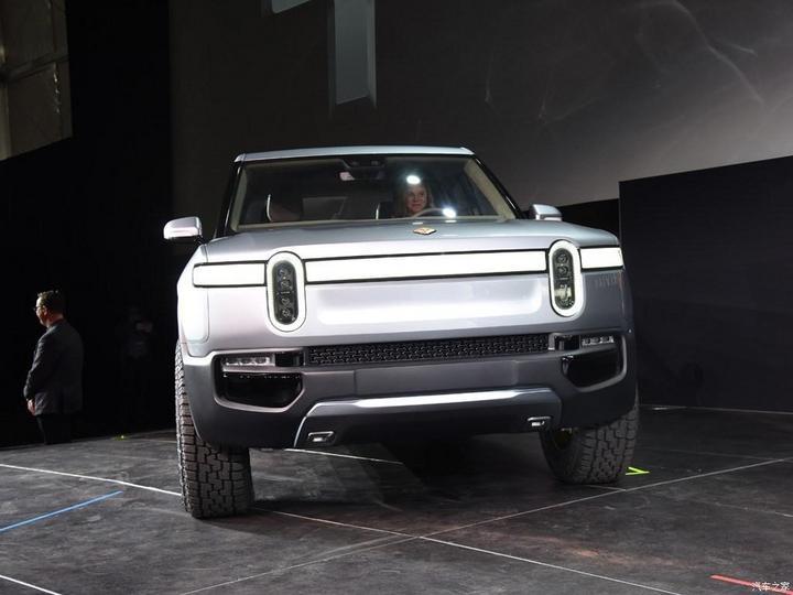 Rivian Automotive盘中异动 股价大涨5.29%